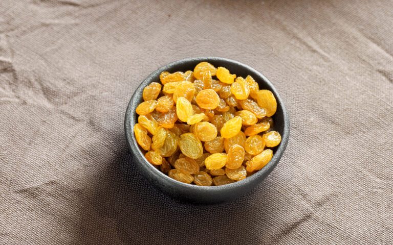 צימוקים מיובשים